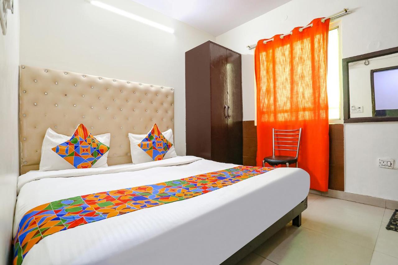Fabhotel The Lazeez Ню Делхи Екстериор снимка