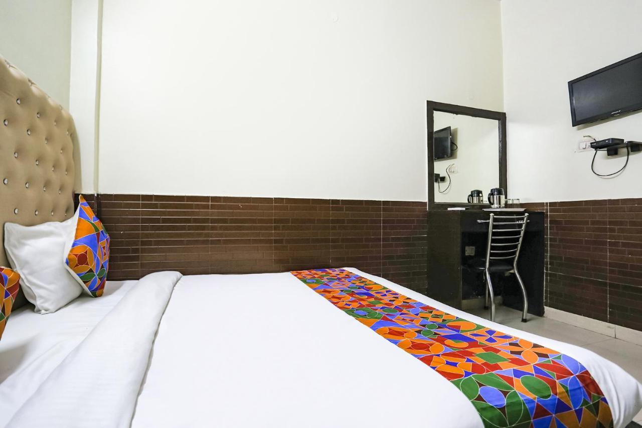 Fabhotel The Lazeez Ню Делхи Екстериор снимка