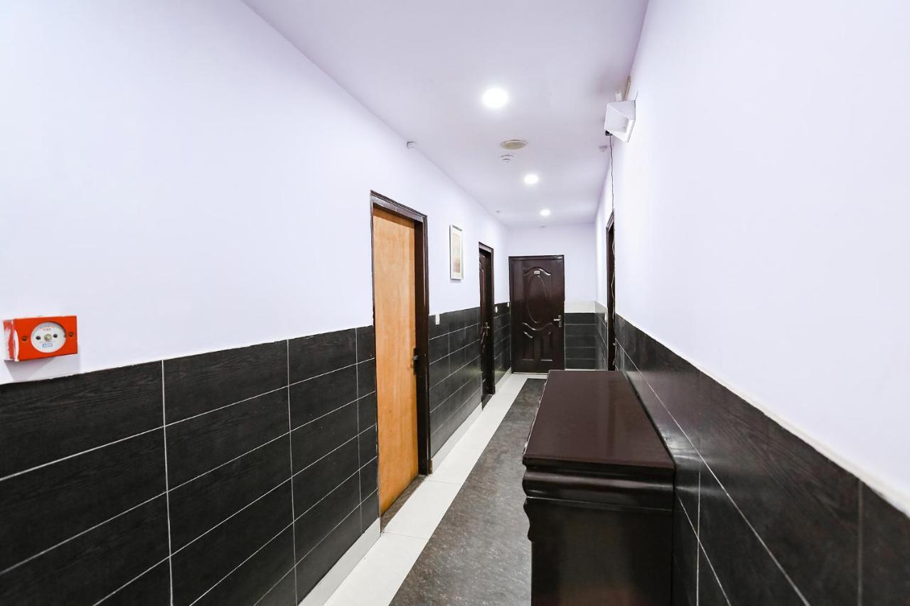 Fabhotel The Lazeez Ню Делхи Екстериор снимка
