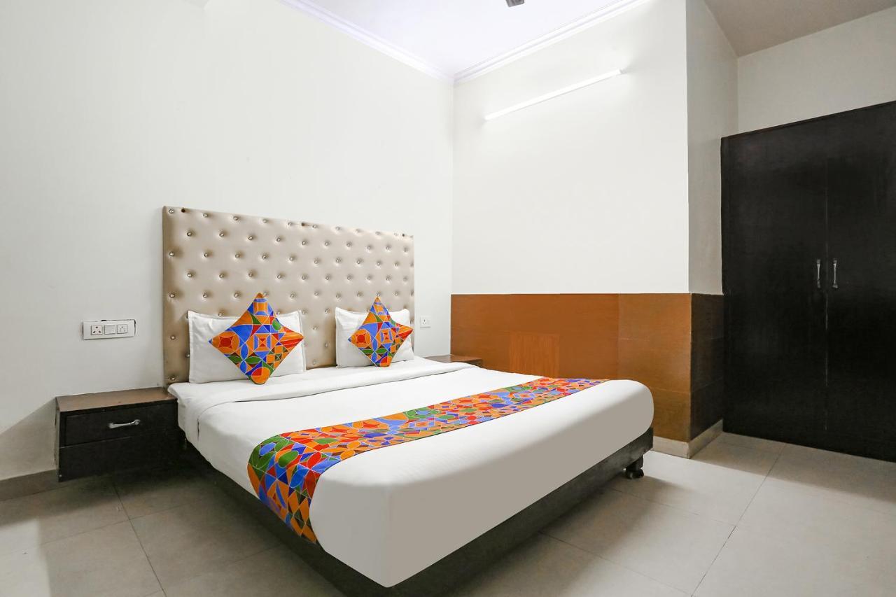 Fabhotel The Lazeez Ню Делхи Екстериор снимка